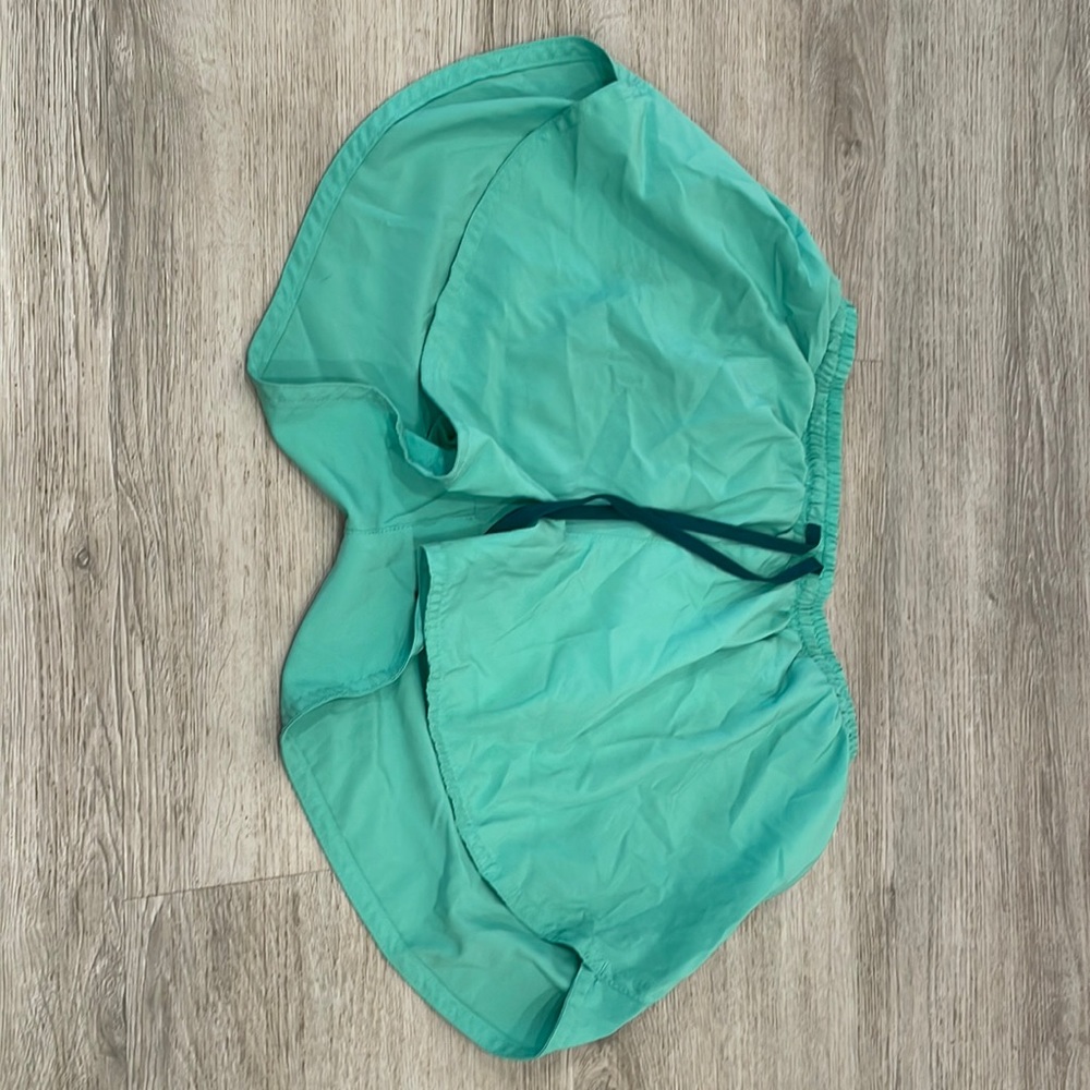 Old navy athletic shorts good condition